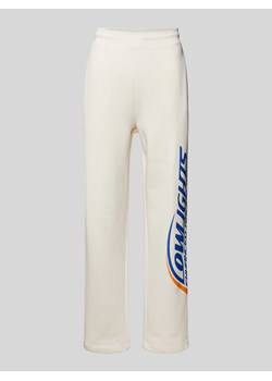 Spodnie dresowe o kroju regular fit z nadrukiem z logo ze sklepu Peek&Cloppenburg  w kategorii Spodnie męskie - zdjęcie 173005137