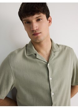 Reserved - Koszula comfort z wiskozą - oliwkowy ze sklepu Reserved w kategorii Koszule męskie - zdjęcie 173012828