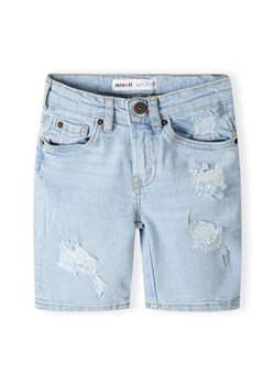 Jasnoniebieskie szorty jeansowe chłopięce z przetarciami ze sklepu 5.10.15 w kategorii Spodenki chłopięce - zdjęcie 173013269
