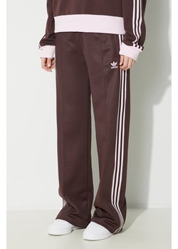 adidas Originals spodnie dresowe kolor brązowy z aplikacją IR6093 ze sklepu PRM w kategorii Spodnie damskie - zdjęcie 173015535