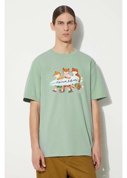 Maison Kitsuné t-shirt bawełniany Surfing Foxes Comfort Tee Shirt męski kolor zielony z nadrukiem MM00120KJ0118 ze sklepu PRM w kategorii T-shirty męskie - zdjęcie 173015617