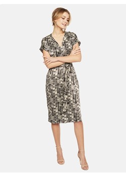 Lejąca sukienka w drobne romby z paskiem L'AF Kosandra ze sklepu Eye For Fashion w kategorii Sukienki - zdjęcie 173019556