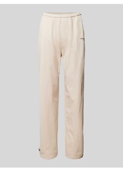 Spodnie materiałowe z prostą nogawką i wyhaftowanym logo ze sklepu Peek&Cloppenburg  w kategorii Jeansy damskie - zdjęcie 173021477