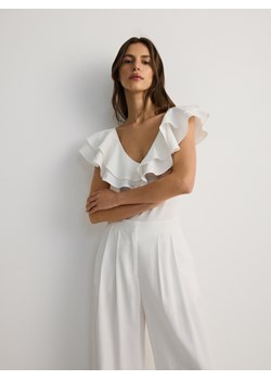 Reserved - Body z falbanami - biały ze sklepu Reserved w kategorii Bluzki damskie - zdjęcie 173023036