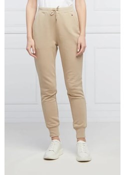 Tommy Hilfiger Spodnie dresowe | Regular Fit ze sklepu Gomez Fashion Store w kategorii Spodnie damskie - zdjęcie 173115509