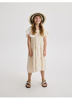 Reserved - Muślinowa sukienka z haftem - złamana biel ze sklepu Reserved w kategorii Sukienki dziewczęce - zdjęcie 173117508