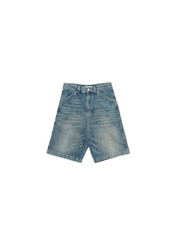 Cropp - Luźne jeansowe bermudy - niebieski ze sklepu Cropp w kategorii Szorty - zdjęcie 173120507