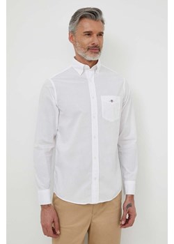 Gant koszula bawełniana męska kolor biały regular z kołnierzykiem button-down ze sklepu ANSWEAR.com w kategorii Koszule męskie - zdjęcie 173122767