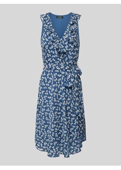Sukienka o długości do kolan z falbanami i wiązanym paskiem ze sklepu Peek&Cloppenburg  w kategorii Sukienki - zdjęcie 173124209