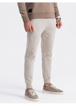 Spodnie męskie dresowe typu jogger - jasnobeżowe V1 OM-PABS-0173 ze sklepu ombre w kategorii Spodnie męskie - zdjęcie 173125406