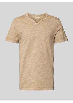 T-shirt z dekoltem w serek model ‘SPLIT’ ze sklepu Peek&Cloppenburg  w kategorii T-shirty męskie - zdjęcie 173134349