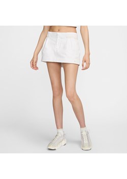 Damska spódnica mini z niskim stanem z płótna Nike Sportswear - Biel ze sklepu Nike poland w kategorii Spódnice - zdjęcie 173134666