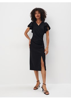 Mohito - Elegancka czarna sukienka midi - czarny ze sklepu Mohito w kategorii Sukienki - zdjęcie 173139506
