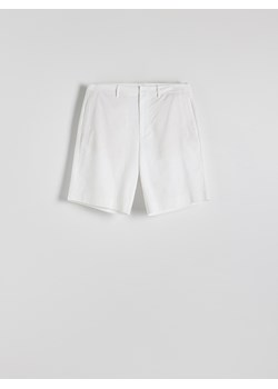 Reserved - Szorty comfort z lnem - biały ze sklepu Reserved w kategorii Spodenki męskie - zdjęcie 173140039