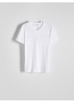 Reserved - T-shirt slim z dekoltem V - biały ze sklepu Reserved w kategorii T-shirty męskie - zdjęcie 173140225