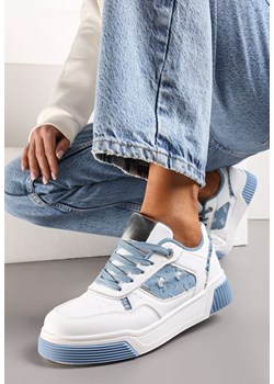 Biało-Niebieskie Sneakersy na Prążkowanej Podeszwie Zdobione Jeansowymi Detalami Miraga ze sklepu renee.pl w kategorii Buty sportowe damskie - zdjęcie 173201847