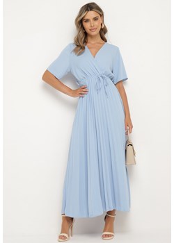 Jasnoniebieska Sukienka Plisowana Maxi z Wiązanym Paskiem Dianiza ze sklepu Born2be Odzież w kategorii Sukienki - zdjęcie 173257625