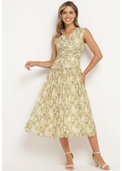 Zielono-Beżowa Rozkloszowana Sukienka z Gumką w Talii na Grubych Ramiączkach Ketta ze sklepu Born2be Odzież w kategorii Sukienki - zdjęcie 173283196