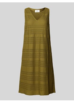 Sukienka o długości do kolan z fakturowanym wzorem ze sklepu Peek&Cloppenburg  w kategorii Sukienki - zdjęcie 173289076