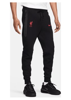 Męskie joggery piłkarskie Nike Liverpool F.C. Tech Fleece - Czerń ze sklepu Nike poland w kategorii Spodnie męskie - zdjęcie 173289336