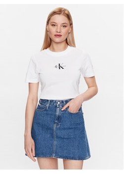 Calvin Klein Jeans T-Shirt J20J221426 Biały Regular Fit ze sklepu MODIVO w kategorii Bluzki damskie - zdjęcie 173292996