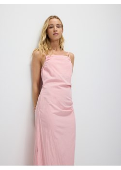 Reserved - Sukienka z wiskozą - różowy ze sklepu Reserved w kategorii Sukienki - zdjęcie 173307018