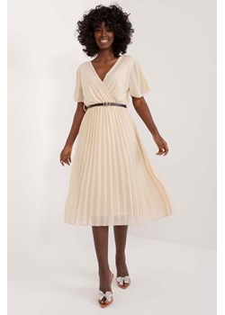 Beżowa elegancka plisowana sukienka midi z paskiem ze sklepu 5.10.15 w kategorii Sukienki - zdjęcie 173307985