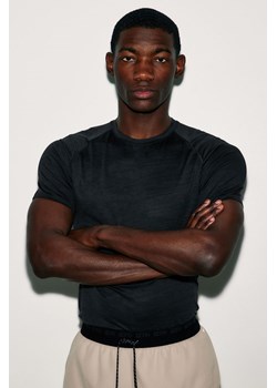 H & M - T-shirt treningowy Muscle Fit Pro DryMove - Czarny ze sklepu H&M w kategorii T-shirty męskie - zdjęcie 173311815