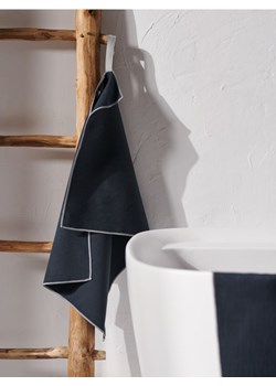 Sinsay - Ręcznik szybkoschnący - czarny ze sklepu Sinsay w kategorii Ręczniki - zdjęcie 173318065