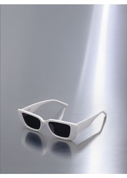 Sinsay - Okulary przeciwsłoneczne - biały ze sklepu Sinsay w kategorii Okulary przeciwsłoneczne damskie - zdjęcie 173318087
