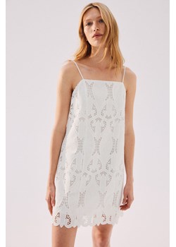 H & M - Sukienka z haftem angielskim - Biały ze sklepu H&M w kategorii Sukienki - zdjęcie 173321155