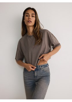 Reserved - Krótki t-shirt z efektem acid wash - brązowy ze sklepu Reserved w kategorii Bluzki damskie - zdjęcie 173321838
