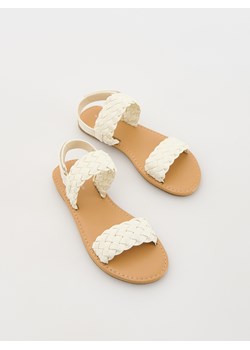 Reserved - Sandały z plecionymi paskami - biały ze sklepu Reserved w kategorii Sandały dziecięce - zdjęcie 173329196
