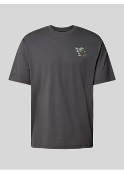 T-shirt z nadrukowanym motywem model ‘PAXTON’ ze sklepu Peek&Cloppenburg  w kategorii T-shirty męskie - zdjęcie 173334858