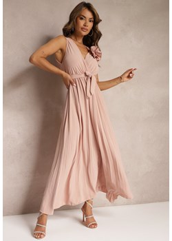 Różowa Koktajlowa Sukienka Plisowana z Kwiatową Broszką Paskiem i Gumką w Talii Viknna ze sklepu Renee odzież w kategorii Sukienki - zdjęcie 173338236