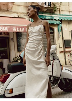 Reserved - Sukienka z tkaniny NAIA - złamana biel ze sklepu Reserved w kategorii Sukienki - zdjęcie 173352389