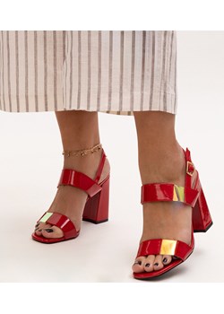 Lakierowane czerwone sandały na słupku Shadan ze sklepu gemre w kategorii Sandały damskie - zdjęcie 173353036
