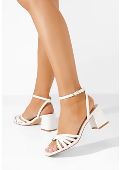 Białe sandały na słupku Aletta ze sklepu Zapatos w kategorii Sandały damskie - zdjęcie 173354688