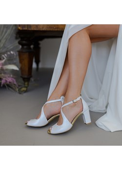 Białe skórzane sandały damskie na słupku Prestige 2080 ze sklepu suzana.pl w kategorii Sandały damskie - zdjęcie 173358338