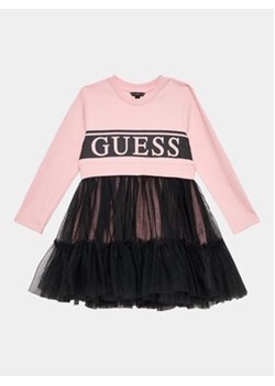 Guess Sukienka codzienna K3YK07 KB8R0 Różowy Regular Fit ze sklepu MODIVO w kategorii Sukienki dziewczęce - zdjęcie 173364965