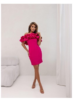 Sukienka mini z ozdobnym dekoltem NAMIA - różowa ze sklepu magmac.pl w kategorii Sukienki - zdjęcie 173368588