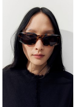 H & M - Prostokątne okulary przeciwsłoneczne - Brązowy ze sklepu H&M w kategorii Okulary przeciwsłoneczne damskie - zdjęcie 173372255
