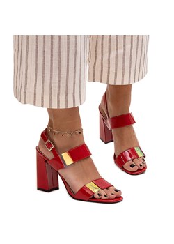 Lakierowane czerwone sandały na słupku Shadan ze sklepu ButyModne.pl w kategorii Sandały damskie - zdjęcie 173376029