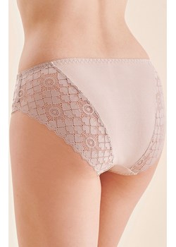 Majtki damskie prążkowane beżowe BM022, Kolor beżowy, Rozmiar L/XL, Gabriella - id: 185208 - marki Gabriella - 173378015 Majtki damskie prążkowane beżowe BM022, Kolor beżowy, Rozmiar L/XL, Gabriella ze sklepu Primodo w kategorii Majtki damskie - zdjęcie 173378015