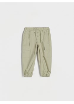Reserved - Spodnie cargo - jasnozielony ze sklepu Reserved w kategorii Spodnie i półśpiochy - zdjęcie 173383316