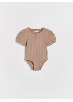 Reserved - Body z krótkim rękawem - beżowy ze sklepu Reserved w kategorii Body niemowlęce - zdjęcie 173383377