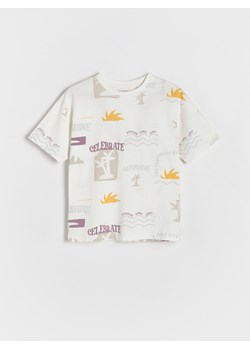 Reserved - Bawełniany t-shirt z nadrukiem - złamana biel ze sklepu Reserved w kategorii T-shirty chłopięce - zdjęcie 173383517