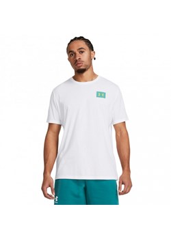 Męski t-shirt z nadrukiem Under Armour UA Color Block Logo LC - biały ze sklepu Sportstylestory.com w kategorii T-shirty męskie - zdjęcie 173384186