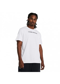Męski t-shirt z nadrukiem Under Armour UA HW Logo Overlay EMB SS - biały ze sklepu Sportstylestory.com w kategorii T-shirty męskie - zdjęcie 173384289