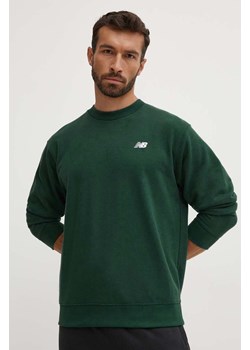 New Balance bluza męska kolor zielony gładka MT41507NWG ze sklepu ANSWEAR.com w kategorii Bluzy męskie - zdjęcie 173386487